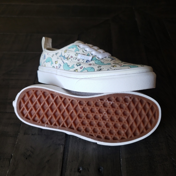*SOLD* NWOT VANS Slip Ons - Picture 2 of 5